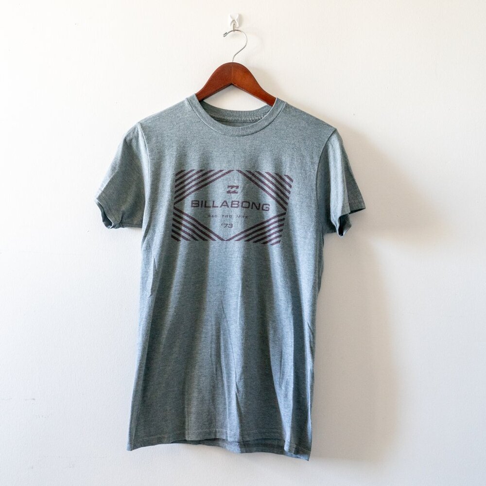 Billabong Shirt Womens Small Gray Graphic Logo Crew Neck Short Sleeve T Shirt